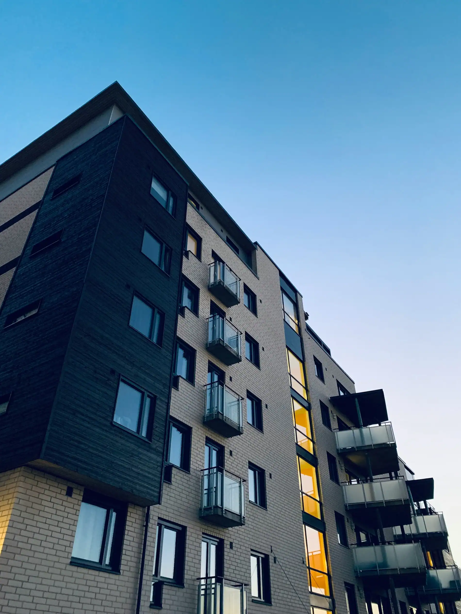design av webbplats för fastighetsmäklare laimas nami